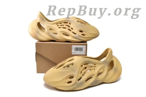 Top Version adidas Yeezy Foam Runner Desert Sand GV6843 - 图片 2