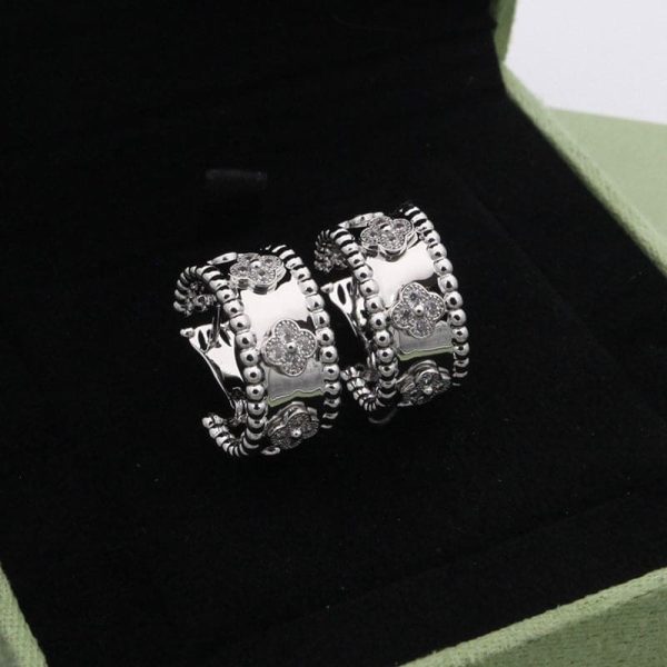 18K Perlée Clovers Hoop Earrings - 图片 7