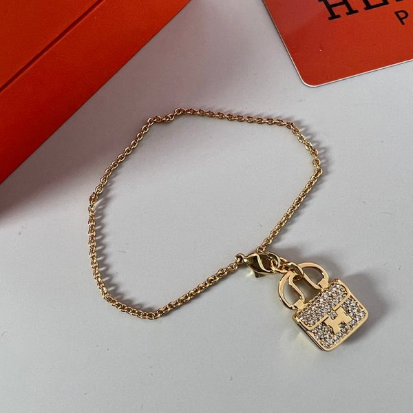 18K Amulettes Constance Diamond H Bracelet - Image 3