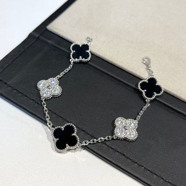 18K Vintage Alhambra Five Motifs Black Diamonds Clover Bracelet - Image 3