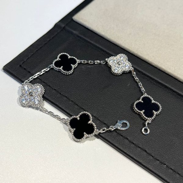 18K Vintage Alhambra Five Motifs Black Diamonds Clover Bracelet - Image 2