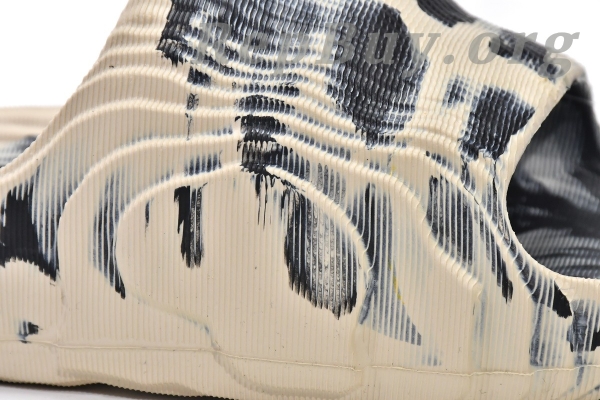 adidas originals Adilette 22 Slides Carbon GX6947 - 图片 16