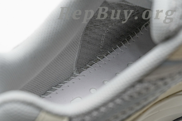 Top Version adidas Yeezy Boost 700 V2 Cream GY7924 - 图片 6