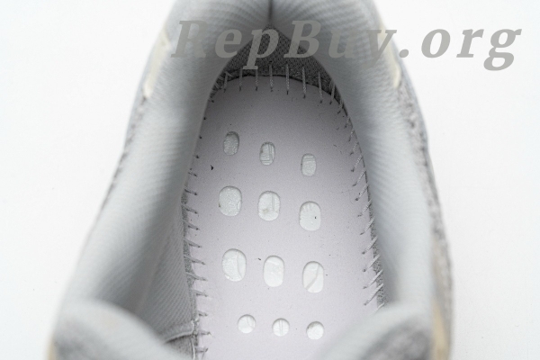 Top Version adidas Yeezy Boost 700 V2 Cream GY7924 - 图片 8