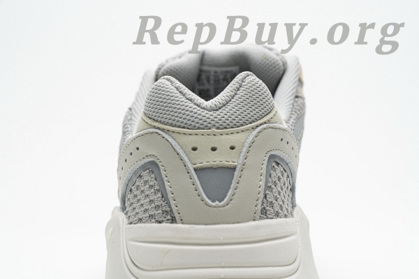 Top Version adidas Yeezy Boost 700 V2 Cream GY7924 - 图片 22