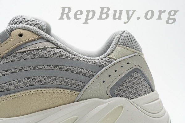 Top Version adidas Yeezy Boost 700 V2 Cream GY7924 - 图片 20