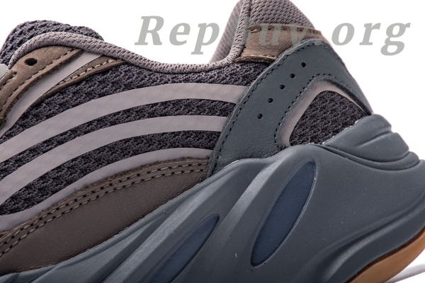Top Version adidas Yeezy Boost 700 V2 Geode EG6860 - 图片 21