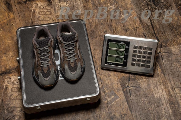 Top Version adidas Yeezy Boost 700 V2 Geode EG6860 - 图片 25