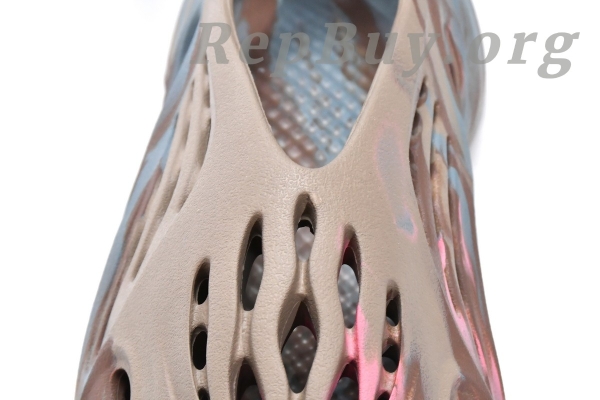 Top Version adidas Yeezy Foam RNNRMX Sand Grey GY3969 - 图片 13