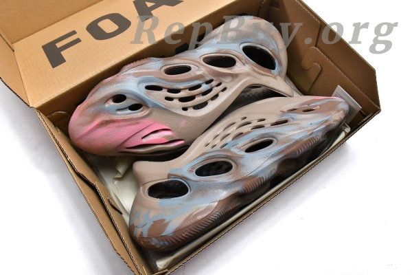 Top Version adidas Yeezy Foam RNNRMX Sand Grey GY3969 - 图片 19
