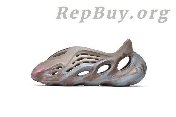 Top Version adidas Yeezy Foam RNNRMX Sand Grey GY3969