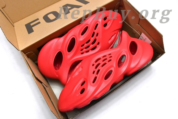 Top Version adidas Yeezy Foam Runner Vermillion GW3355 - 图片 15