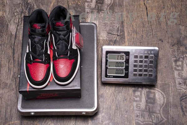 Top Version Air Jordan 1 Retro High Bred Toe 555088-610 - 图片 19