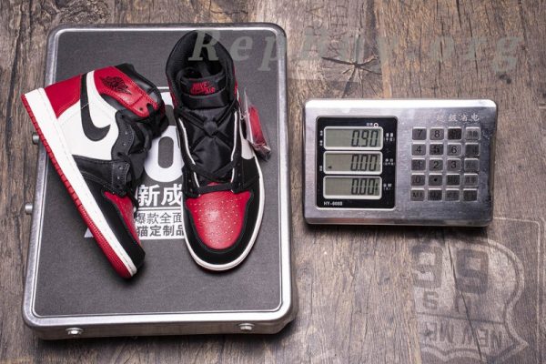 Top Version Air Jordan 1 Retro High Bred Toe 555088-610 - 图片 18