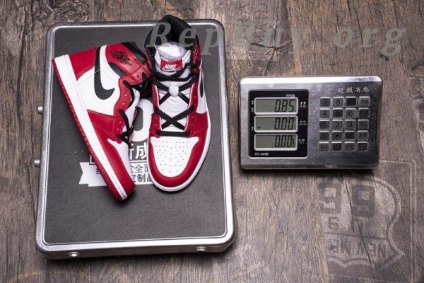 Top Version Air Jordan 1 Retro Chicago (2015) 555088-101 - 图片 18