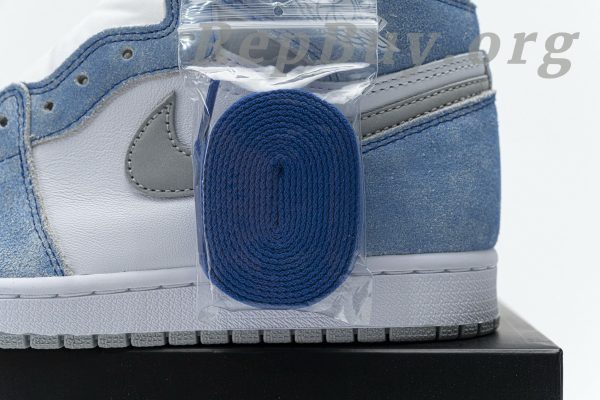 Top Version Air Jordan 1 Retro High Hyper Royal Smoke Grey 555088-402 - Image 23