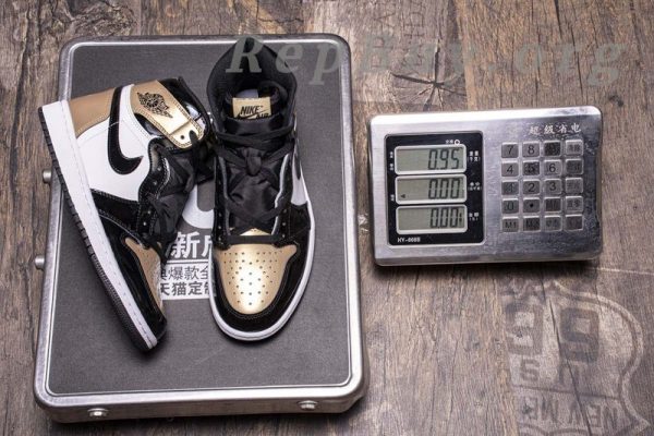 Top Version Air Jordan 1 Retro High NRG Patent Gold Toe 861428-007 - 图片 19