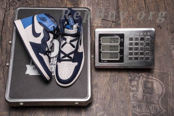 Top Version Air Jordan 1 Retro High Obsidian UNC 555088-140 - 图片 17