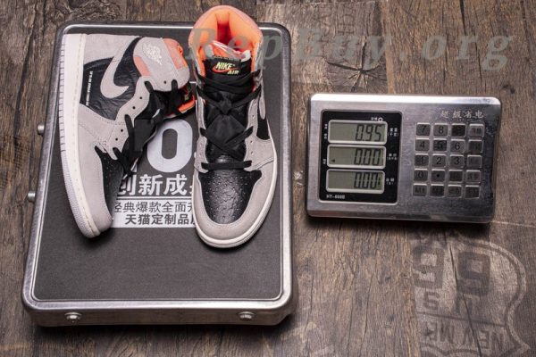 Top Version Air Jordan 1 Retro High Neutral Grey Hyper Crimson 555088-018 - Image 21