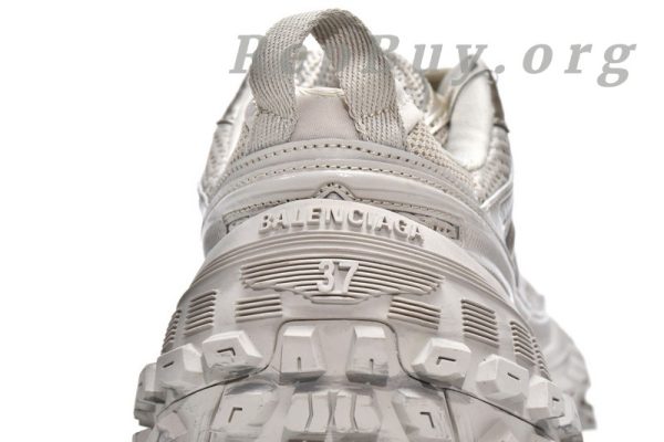 Balenciaga Defender Beige 685611 W2RA6 9700, high quality replica Balenciaga Defender, best replica sneakers, 1:1 copy Balenciaga shoes, top quality knockoff sneakers, luxury replica footwear, designer shoes replica, Balenciaga Defender rep, premium fake sneakers, exact copy Balenciaga