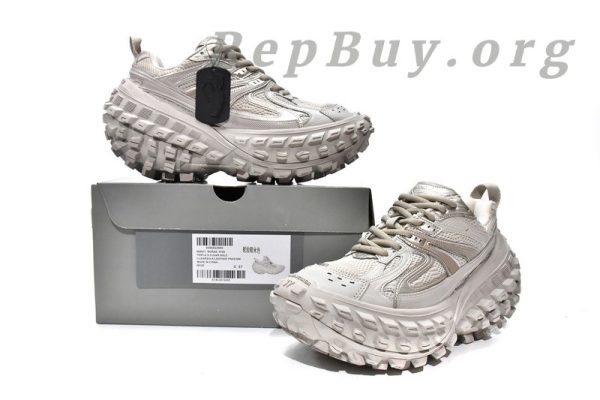 Balenciaga Defender Beige 685611 W2RA6 9700, high quality replica Balenciaga Defender, best replica sneakers, 1:1 copy Balenciaga shoes, top quality knockoff sneakers, luxury replica footwear, designer shoes replica, Balenciaga Defender rep, premium fake sneakers, exact copy Balenciaga