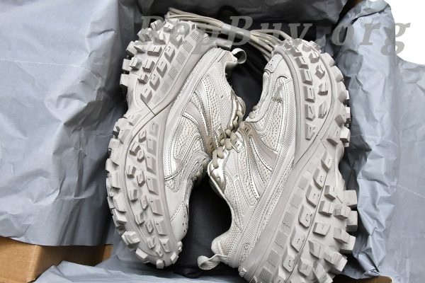 Balenciaga Defender Beige 685611 W2RA6 9700, high quality replica Balenciaga Defender, best replica sneakers, 1:1 copy Balenciaga shoes, top quality knockoff sneakers, luxury replica footwear, designer shoes replica, Balenciaga Defender rep, premium fake sneakers, exact copy Balenciaga