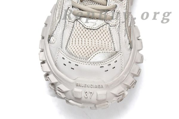 Balenciaga Defender Beige 685611 W2RA6 9700, high quality replica Balenciaga Defender, best replica sneakers, 1:1 copy Balenciaga shoes, top quality knockoff sneakers, luxury replica footwear, designer shoes replica, Balenciaga Defender rep, premium fake sneakers, exact copy Balenciaga