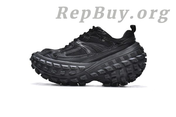 Balenciaga Defender Black 685613 W2RA6 1000