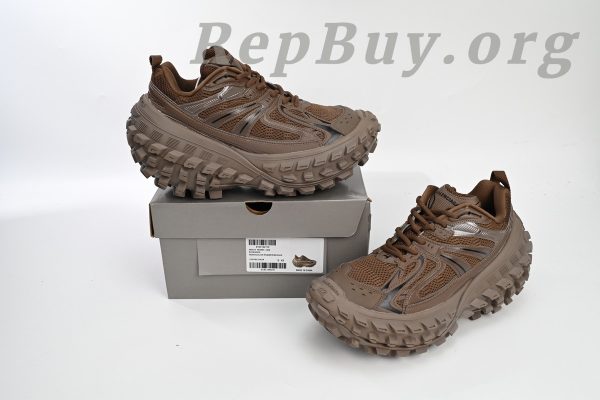 Balenciaga Defender Black Brown 685611 W3RBS 2408 - 图片 13