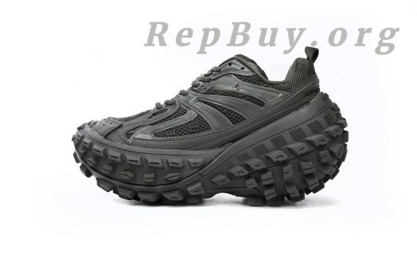 Balenciaga Defender Blackish Green 685611 W2RA6 3000