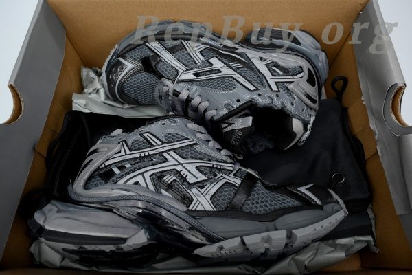 Balenciaga Runner replica, high quality Balenciaga copy, 1:1 Balenciaga sneakers, best fake Balenciaga shoes, luxury replica sneakers, Balenciaga 677402 W3RB2 1515 dupes, premium imitation footwear, designer knockoff shoes, top-tier Balenciaga replicas, all black gray sneakers