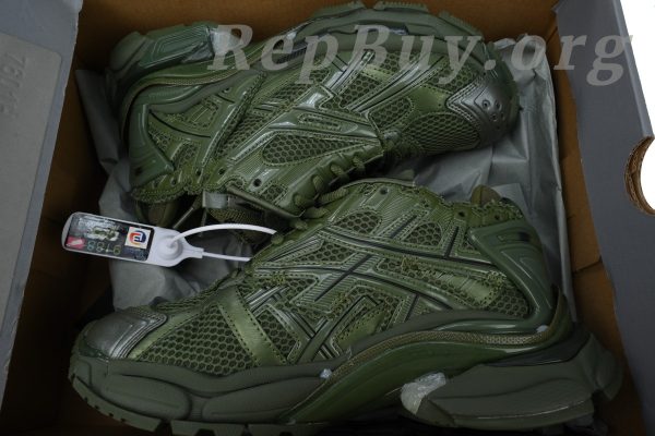 Balenciaga Runner Sneaker Dark Green 677403 W3RB1 3031 - 图片 9