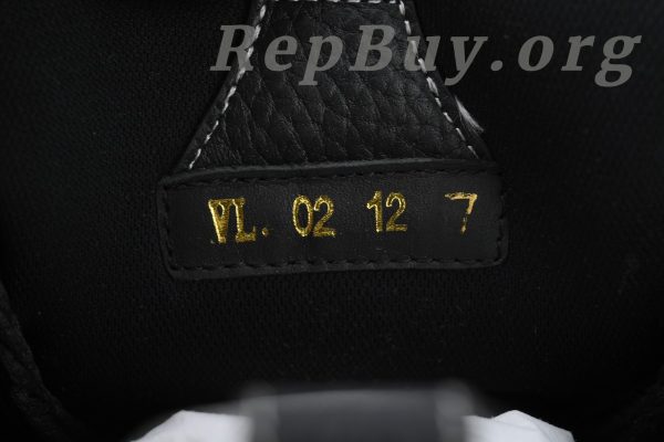Louis Vuitton Skate Black 1ABZ5D, high quality replica Louis Vuitton shoes, best LV Skate replica, 1:1 copy Louis Vuitton sneakers, luxury replica shoes, top quality LV Skate Black, perfect LV 1ABZ5D replica, designer replica sneakers, premium LV Skate copy