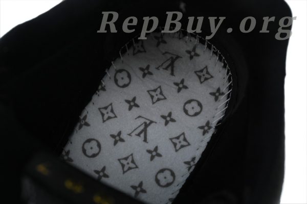 Louis Vuitton Skate Black 1ABZ5D, high quality replica Louis Vuitton shoes, best LV Skate replica, 1:1 copy Louis Vuitton sneakers, luxury replica shoes, top quality LV Skate Black, perfect LV 1ABZ5D replica, designer replica sneakers, premium LV Skate copy