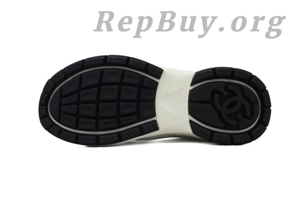 Chanel CC Logo Sneaker White, high quality replica Chanel sneakers, best Chanel CC knockoff shoes, 1:1 copy Chanel white sneakers, luxury replica designer shoes, top grade Chanel CC logo trainers, perfect imitation Chanel footwear, premium quality Chanel dupes