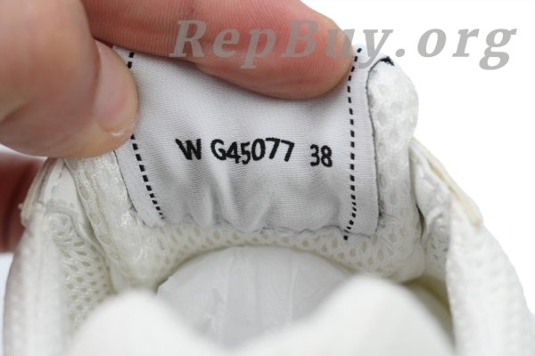 Chanel CC Logo Sneaker White, high quality replica Chanel sneakers, best Chanel CC knockoff shoes, 1:1 copy Chanel white sneakers, luxury replica designer shoes, top grade Chanel CC logo trainers, perfect imitation Chanel footwear, premium quality Chanel dupes