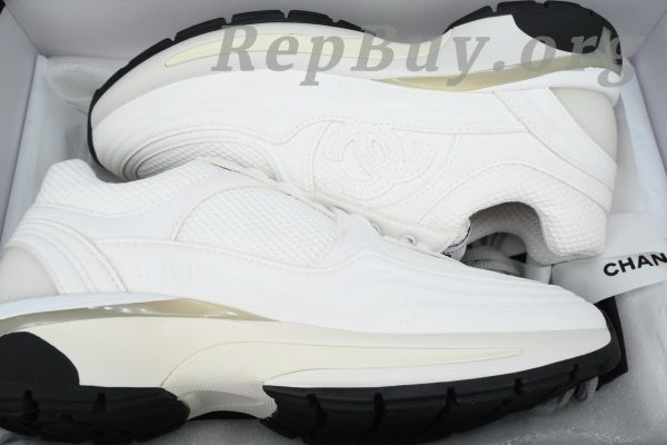 Chanel CC Logo Sneaker White, high quality replica Chanel sneakers, best Chanel CC knockoff shoes, 1:1 copy Chanel white sneakers, luxury replica designer shoes, top grade Chanel CC logo trainers, perfect imitation Chanel footwear, premium quality Chanel dupes