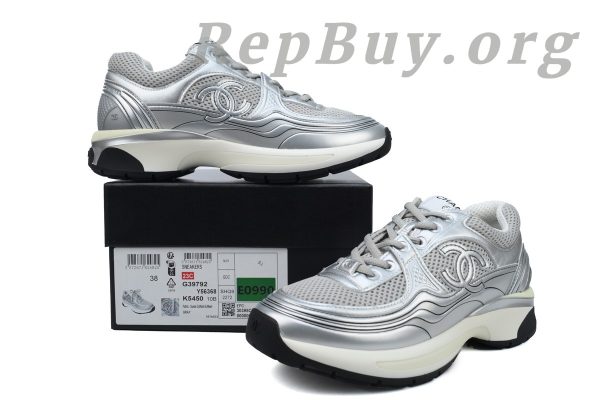 Chanel CC Logo Sneaker White Silver - 图片 10