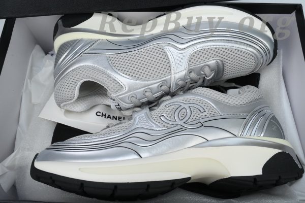 Chanel CC Logo Sneaker White Silver - 图片 12
