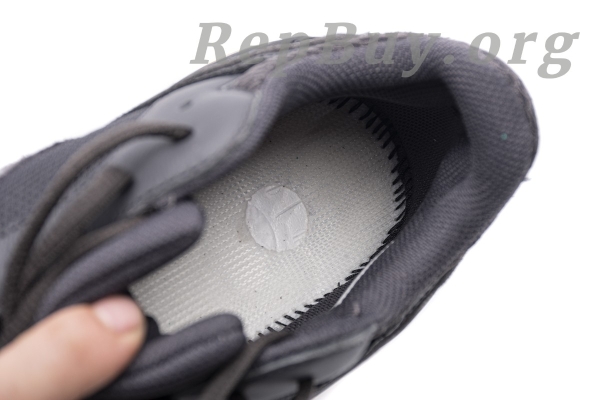 Top Version adidas Yeezy Boost 700 Utility Black FV5304 - 图片 11