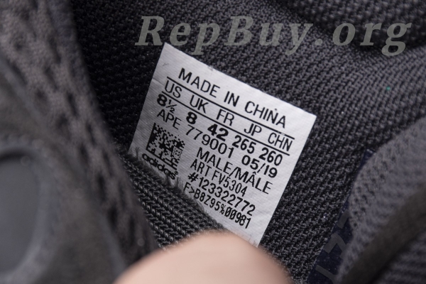 Top Version adidas Yeezy Boost 700 Utility Black FV5304 - 图片 7