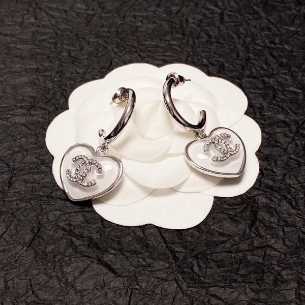 18K CC White Heart Earrings - 图片 2