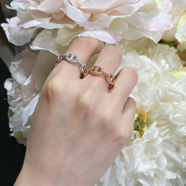 18K Chaine D'Ancre Enchainee Diamond H Ring - 图片 2