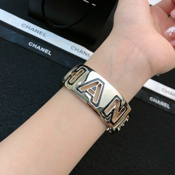 18K CC Black & White Cuff Bracelet - 图片 4