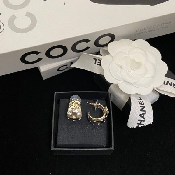 18K CC 24C Diamond Earrings - Image 3