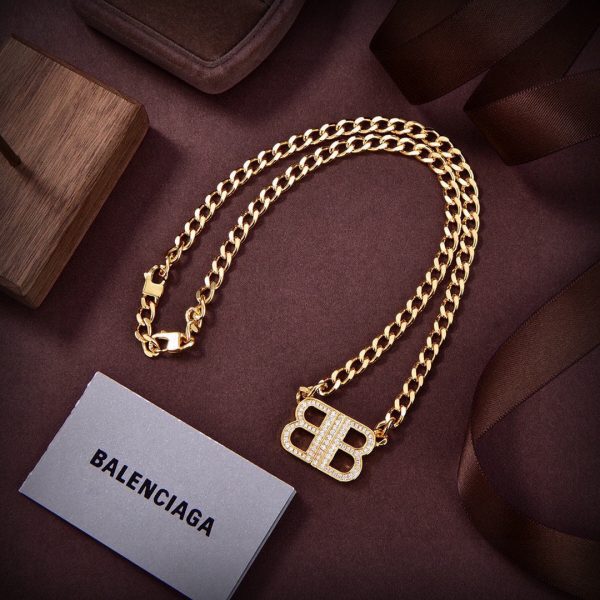18K BB Icon Chain Diamonds Necklace - Image 2