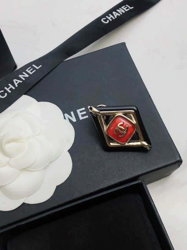 18K CC Rhombus Brooch - Image 2