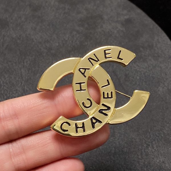 18K CC Script Brooch