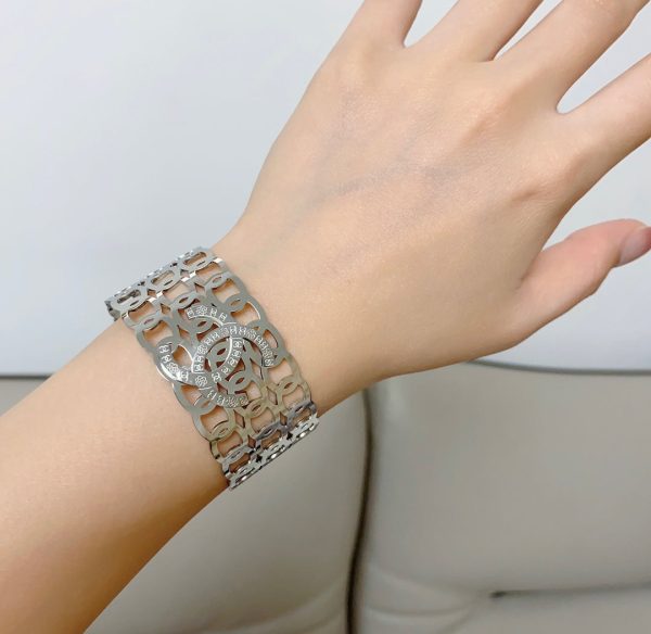 18K CC Vintage Cuff Bracelet - Image 2