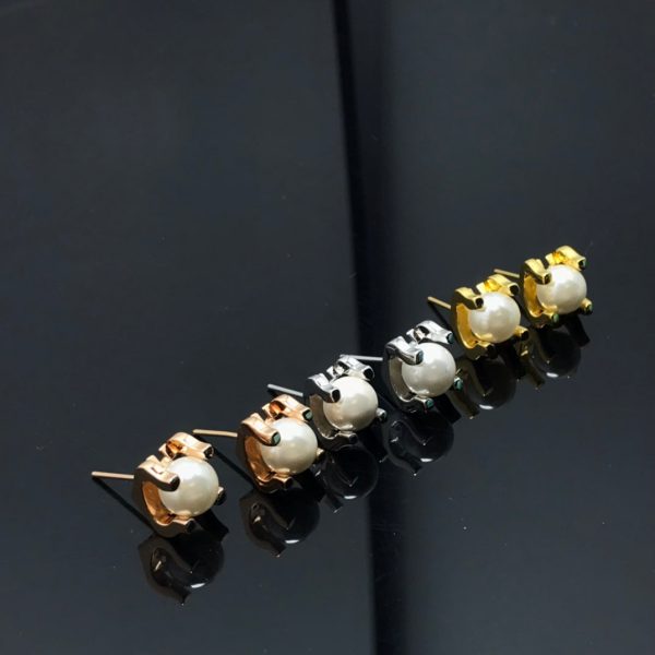 18k C De Earrings - Image 4